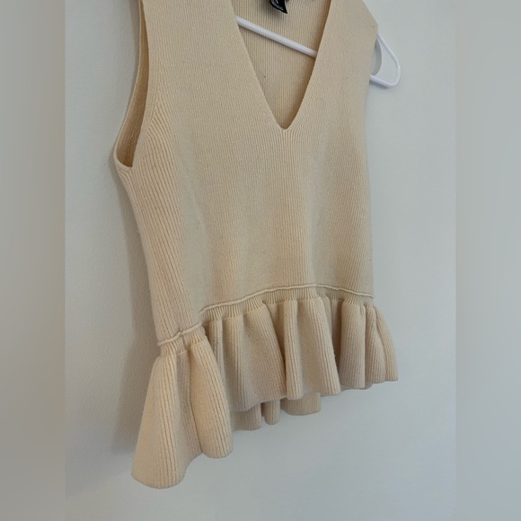 Club Monaco Merino Wool Cream Short Sleeve Knit Top, Size XS - Picture 6 of 10
